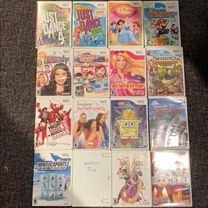 Wii games. All the CDs are in the cases. 20 Games